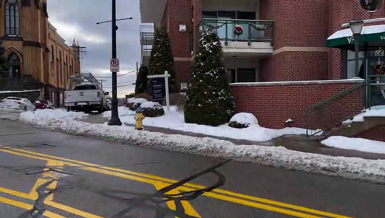 Part 1 Mt.Washington Pittsburgh:Ullysses st,Ebbs Way Sycamore St,Virgnia Ave, Kearsarge St in-[1080p]SNOW