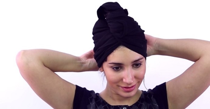 Plopping : l'astuce miracle pour prendre soin de ses cheveux bouclés