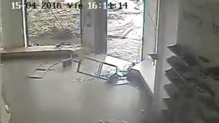 La tornade de Dolorès en Uruguay vu d'un magasin de chaussures