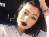 L'astuce beauté WTF de Kylie Jenner pour avoir des lèvres noires