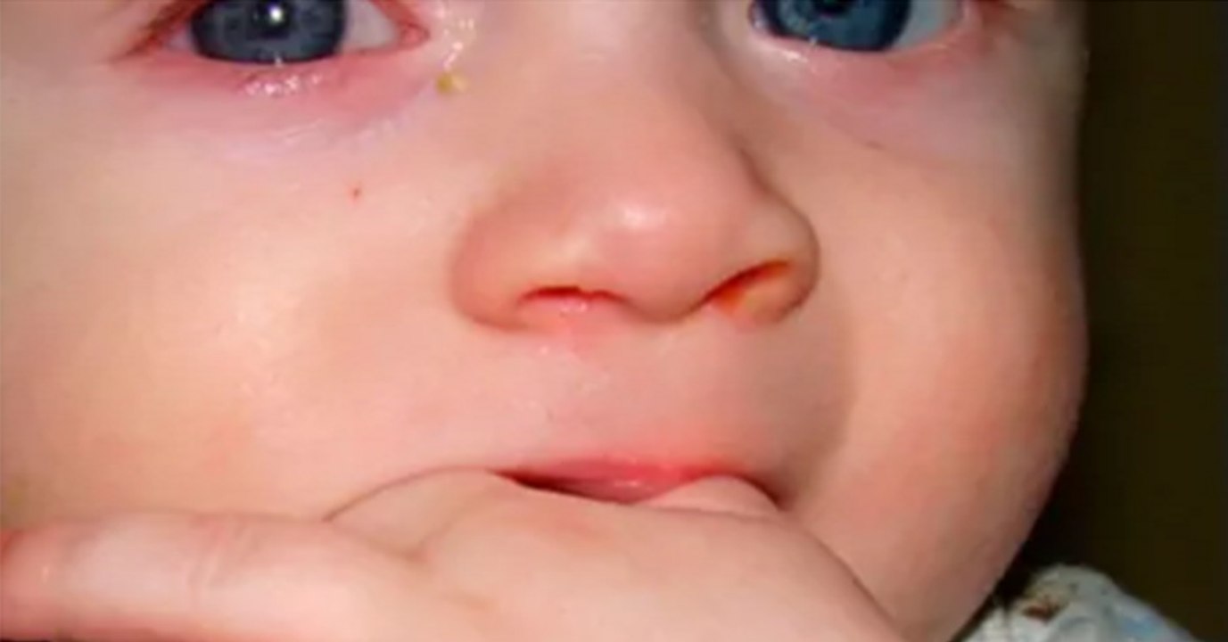 Le flash des appareils photos : un danger pour les yeux des nouveaux nés ?