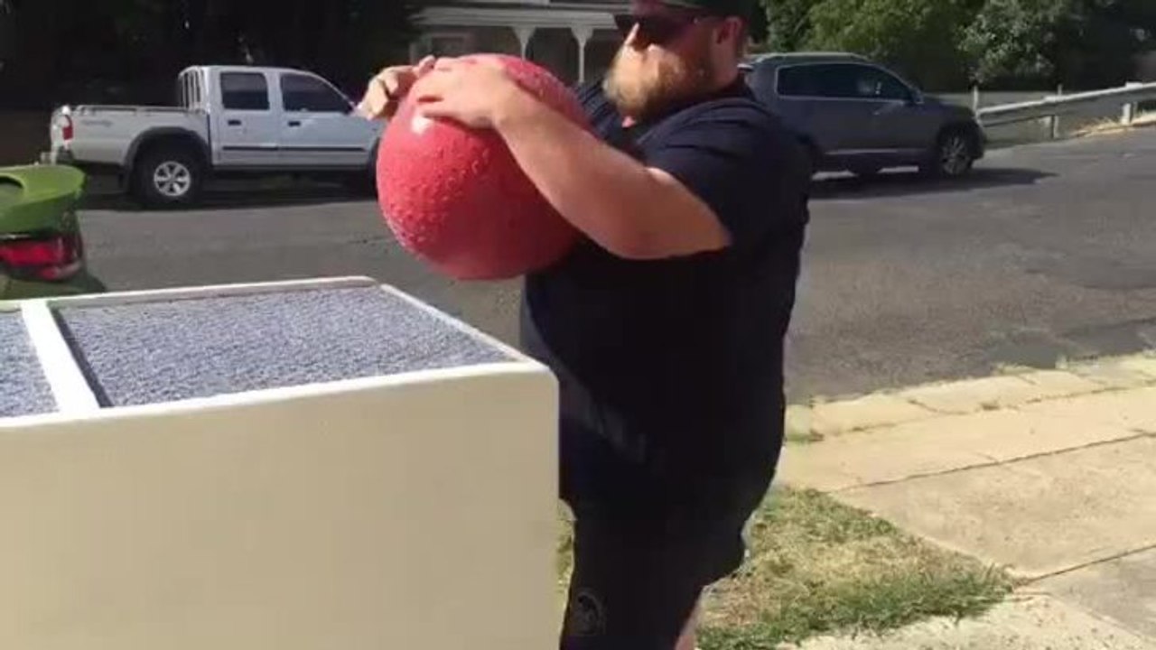 Nat Cummings shows skill