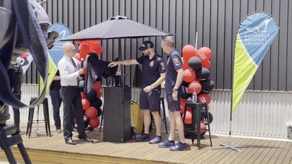 Plaque prsentation to 2020 Bathurst 1000 winners