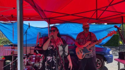 Music brings Kooralbyn markets alive