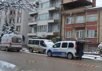 Oğlu ile birlikte yaşayan yaşlı kadın evinin bahçesinde ölü bulundu