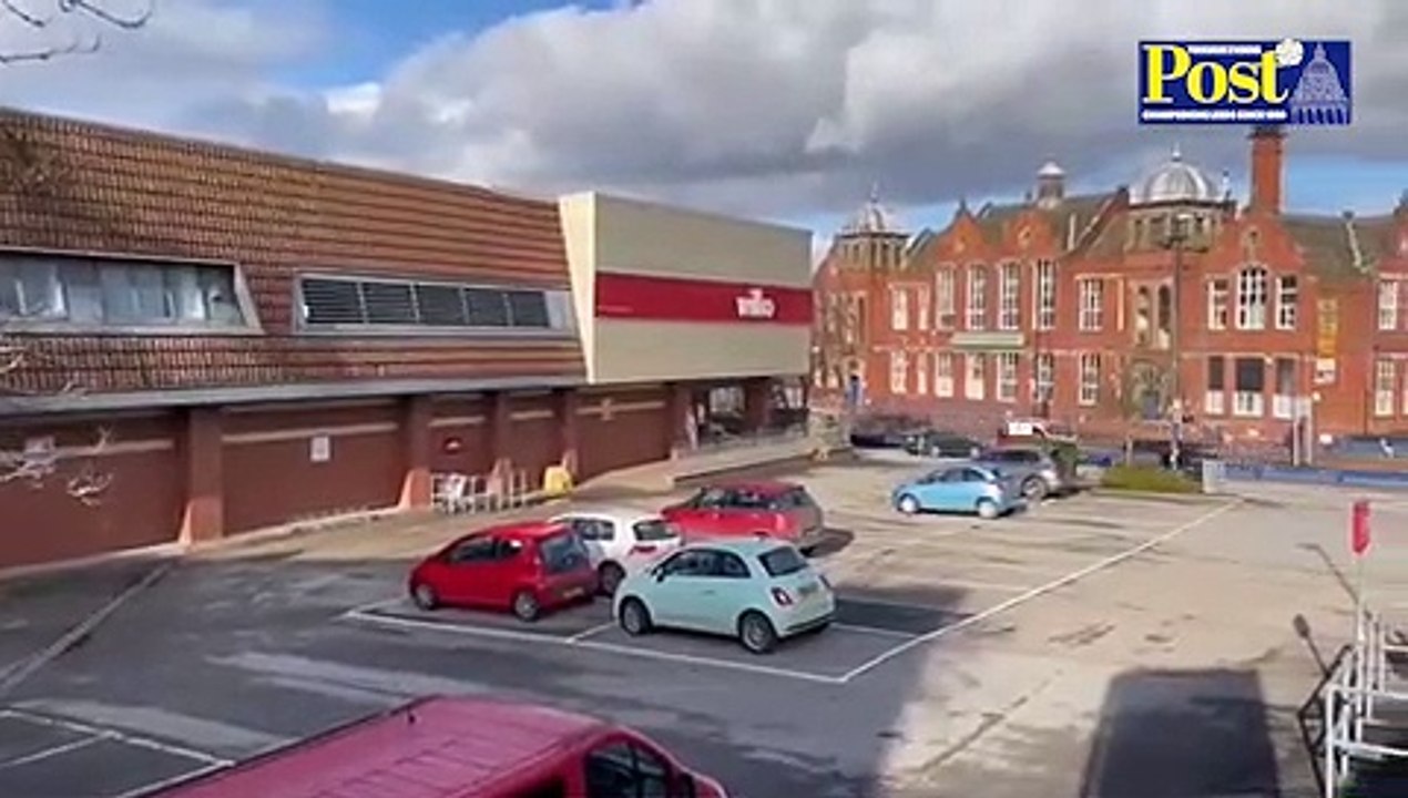 Should dogs be allowed in Wilko stores? Armley reacts. video Dailymotion