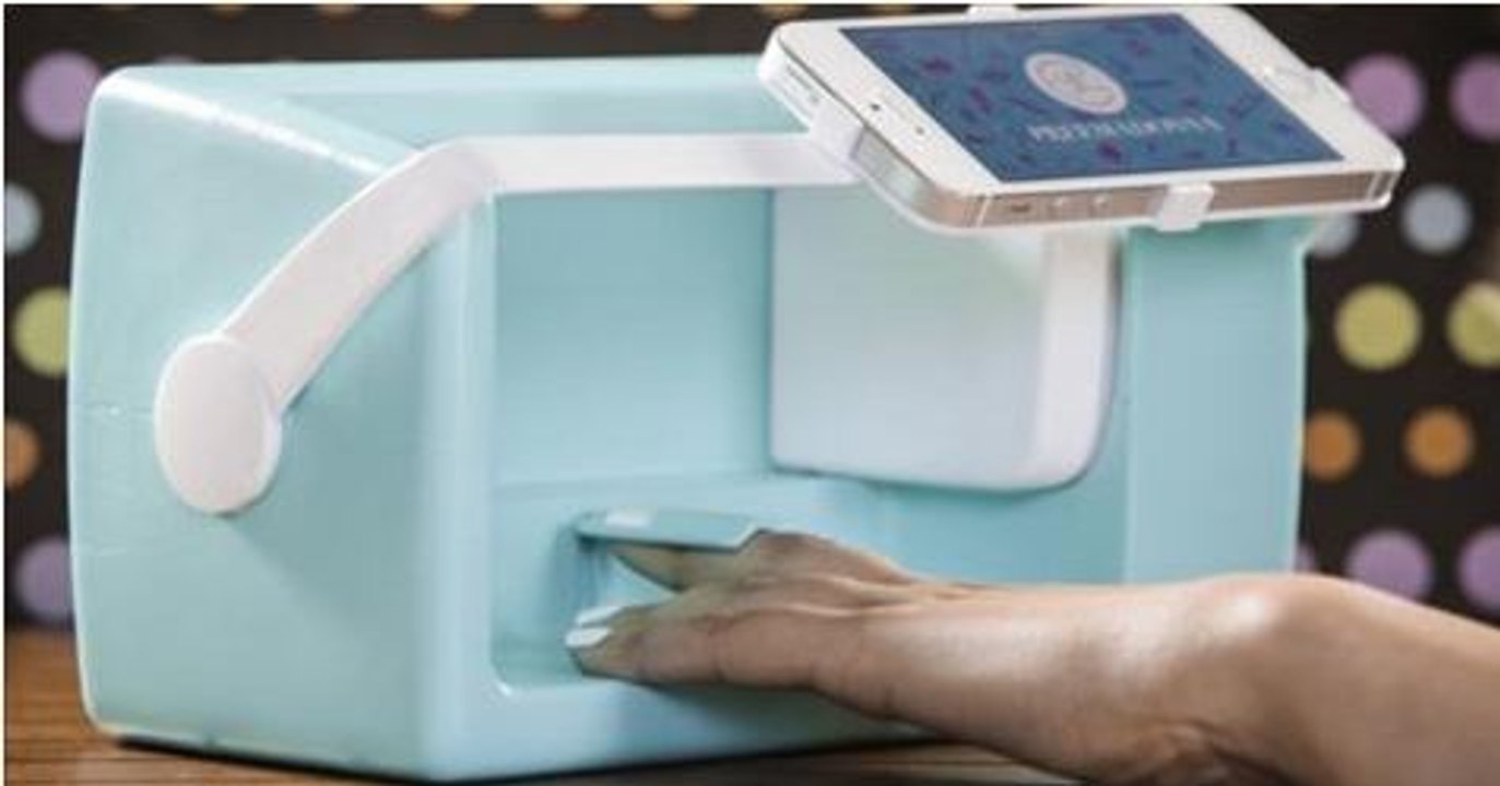 Nailbot : l'imprimante connectée qui reproduit...