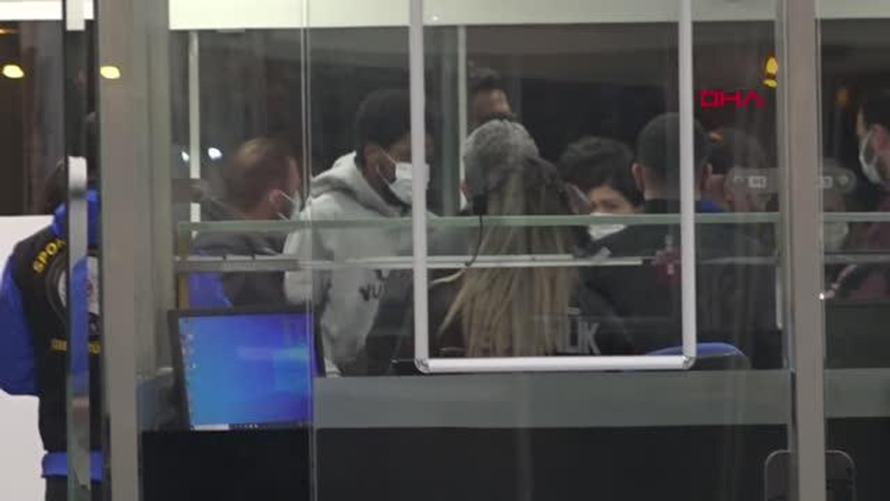 SPOR Brezilyalı forvet Luiz Adriano, Antalya'ya geldi