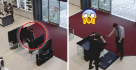 Un homme maladroit détruit accidentellement 4 télés dans un magasin !