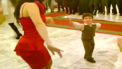 Ce petit garçon de 7 ans réalise une danse incroyable