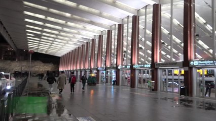 Vietato dare cibo ai senza tetto nella stazione Termini, volontari identificati