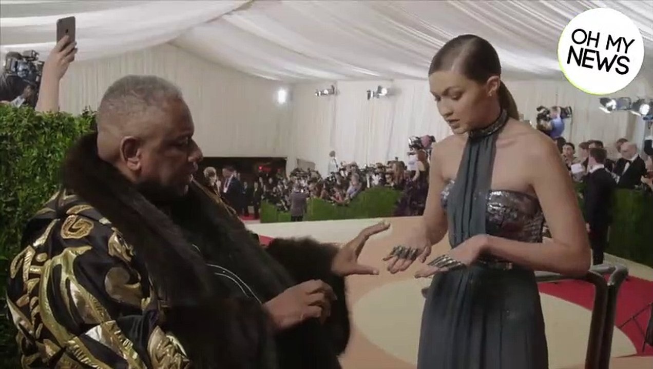 American Music Awards 2016 : la manucure ornée de 200 cristaux swarovski de Gigi Hadid !