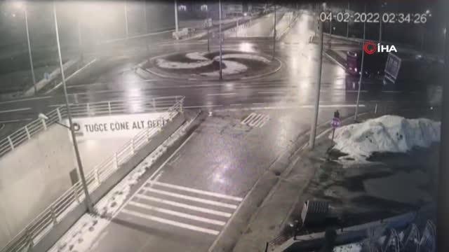 Son dakika haber! Konya'da feci kaza... Yolcu otobüsüyle kamyonun çarpıştığı anlar kamerada