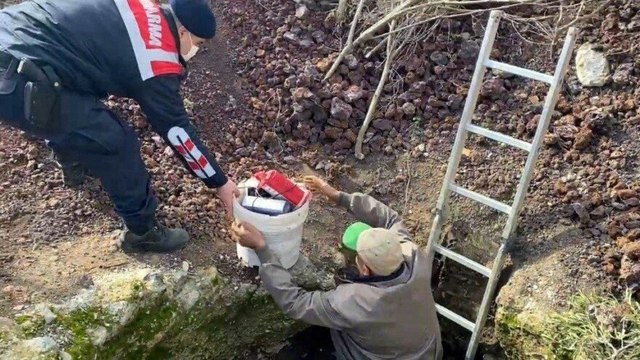 Arkeolojik sit alanında kaçak kazı yapanlar suçüstü yakalandı