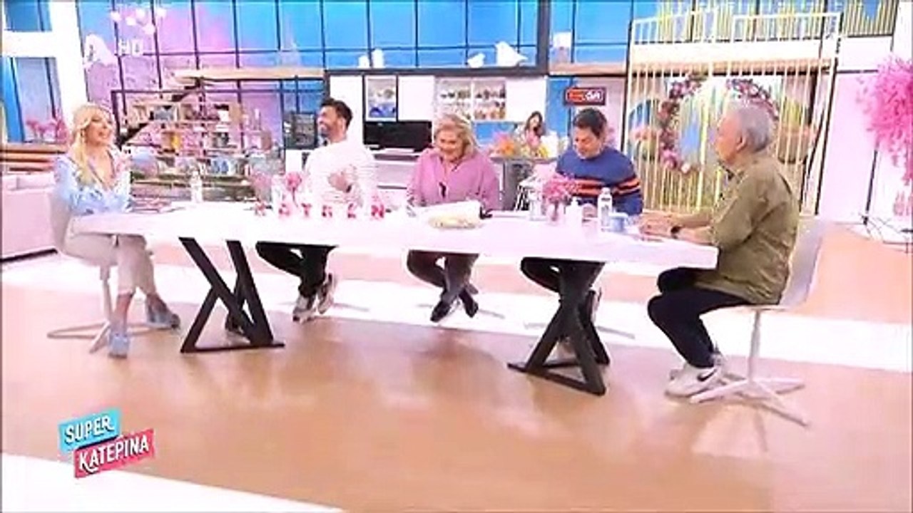Super Κατερίνα: Με ζαλάδες η Καινούργιου - Η χά...