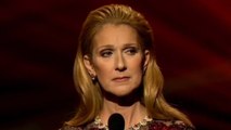 Céline Dion a les larmes aux yeux lorsqu'elle reçoit le prix honorifique de René Angélil