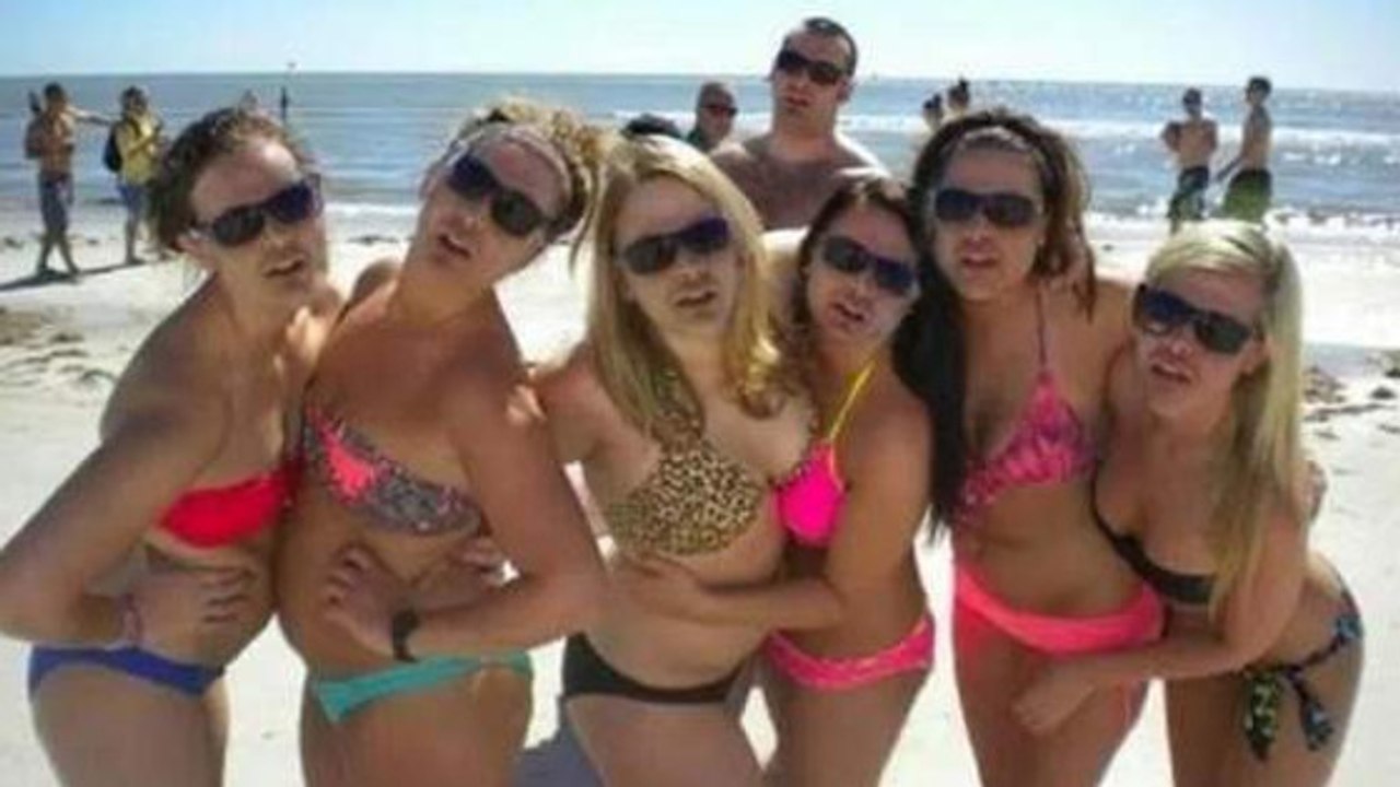 La photo de ce groupe d'amies en bikini est devenue virale... Vous devinez pourquoi ?