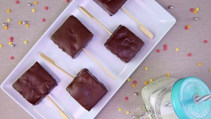 La recette des sucettes de brownies avec un nappage au Nutella, le dessert rêvé !