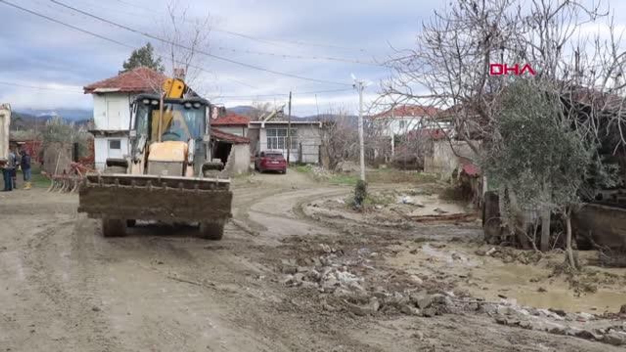 TAŞAN GERALİ DERESİ'NİN NEDEN OLDUĞU SU BASKININ İZLERİ SİLİNİYOR
