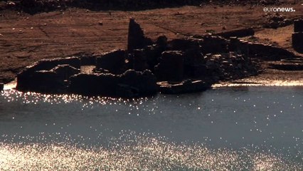 Seca extrema em Portugal faz reaparecer ruínas da aldeia do Vilar