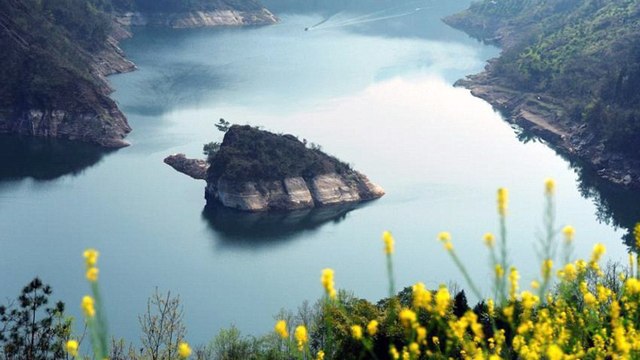 Lac des Trois-Gorges (Chine) : une petite île qui n'apparaît qu'au printemps