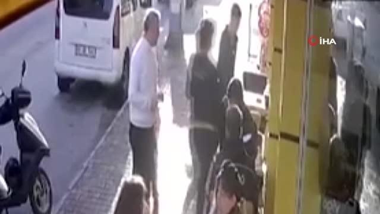 Kahvaltı masasında unuttuğu telefon hırsızın gözünden kaçmadı... Tuvalet bahanesiyle gelen hırsız telefonu böyle çaldı