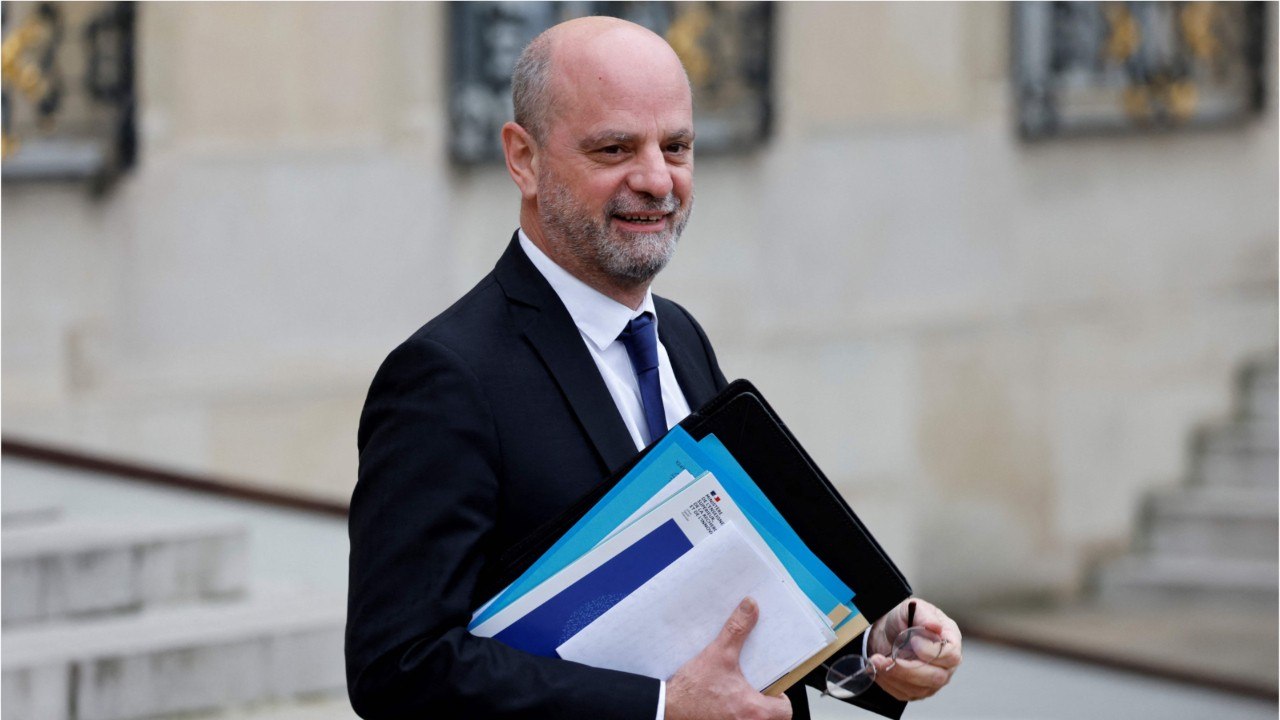 Christian Jacob accuse Emmanuel Macron de détournement de fonds publics, Jean-Michel Blanquer rassurant sur la situation sanitaire à l’école
