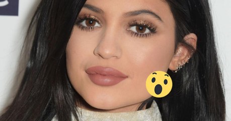 Kylie Jenner : ses lèvres trop gonflées l’empêchent de boire normalement