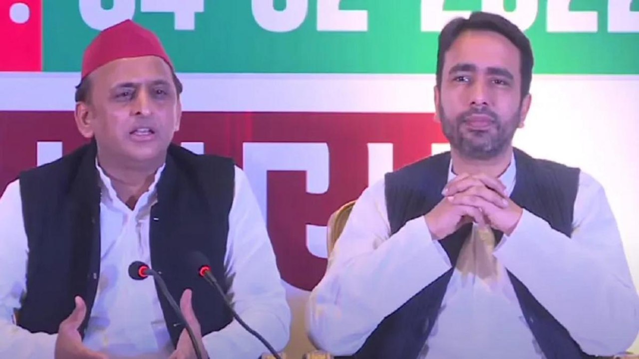 Akhilesh Yadav attack CM Yogi on his 'Garmi' statement