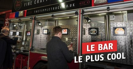 Ce camion de pompiers a été transformé en... un bar roulant !