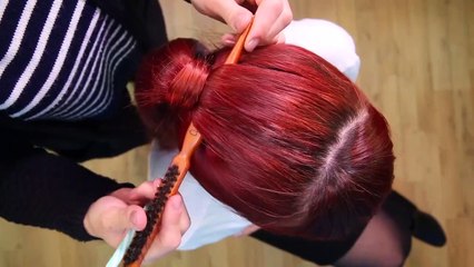 Astuce coiffure : la tresse magique à l'aide d'une paille