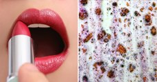 Maquillage : voici à quoi ressemblent vos rouges à lèvres préférés au microscope