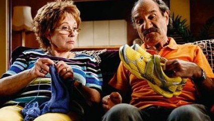 Scènes de ménages : Huguette se lâche et fait une confidence sur le corps de Raymond !