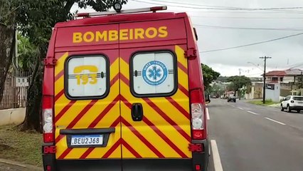 Menino de 2 anos escorrega em piso molhado e sofre contusão na boca