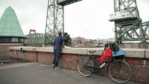 مرور يخت جيف بيزوس العملاق يتطلب تفكيك جسر تاريخي في روتردام