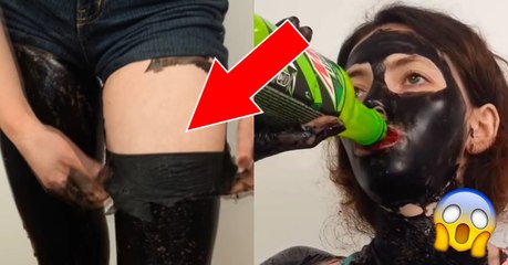 Full body face mask : ces femmes posent leur masque au charbon sur tout le corps