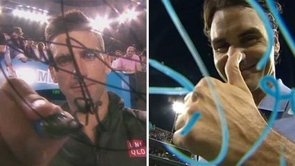 Roland Garros : voilà la vraie raison pour laquelle les tennismen signent la caméra après chaque match !