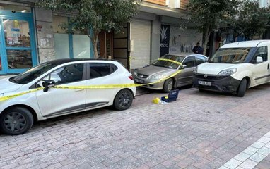 Son dakika... Zeytinburnu'nda sokak ortasında silahlı saldırı kamerada
