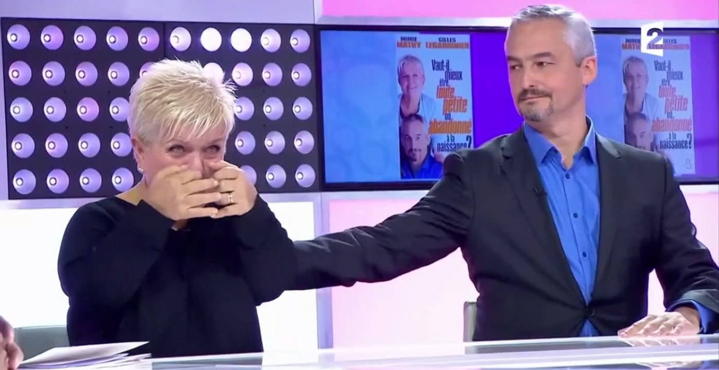 C'est au programme: Mimie Mathy en pleurs en regardant des images de sa grand-mère