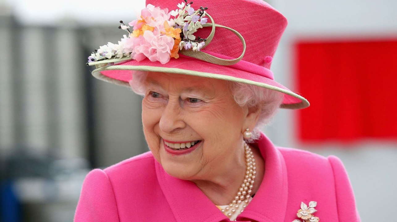 Elisabeth II : la reine porte le même vernis à ongles depuis 28 ans