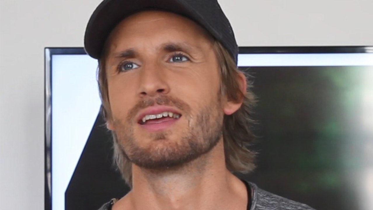 Philippe Lacheau : le comédien et réalisateur d'Alibi.com nous dévoile son amour fou pour Mike Brant !