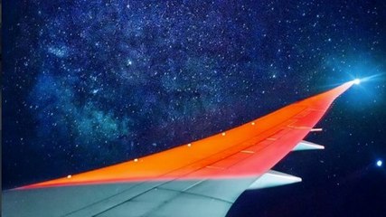 Jan Jasinski : le photographe explique comment réussir à capter la voie lactée depuis le hublot de l'avion