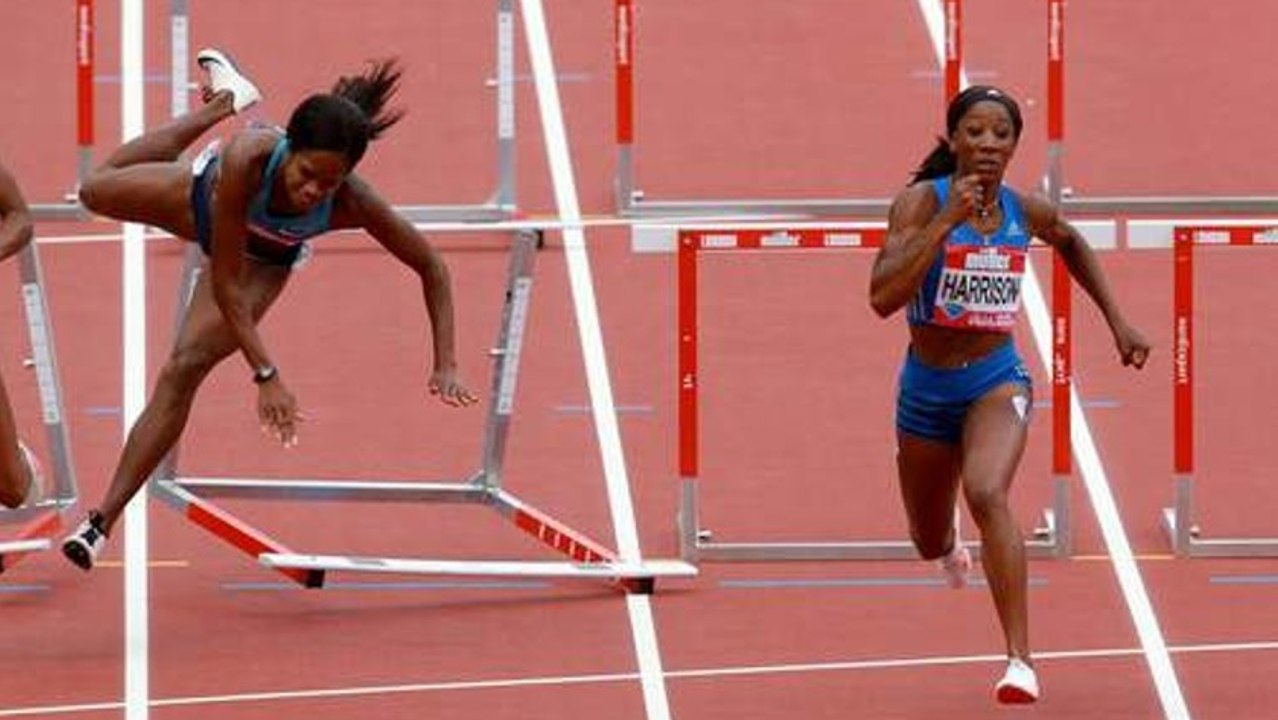 Jasmin Stowers : elle chute en pleine épreuve de 100 mètres haies et perd sa perruque