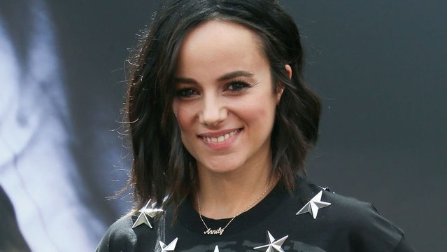 Alizée dévoile pour la première fois le visage de sa fille Annily sur Instagram