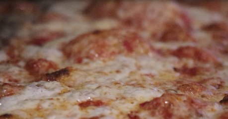 Ce couple réalise la plus grosse part de pizza au monde !
