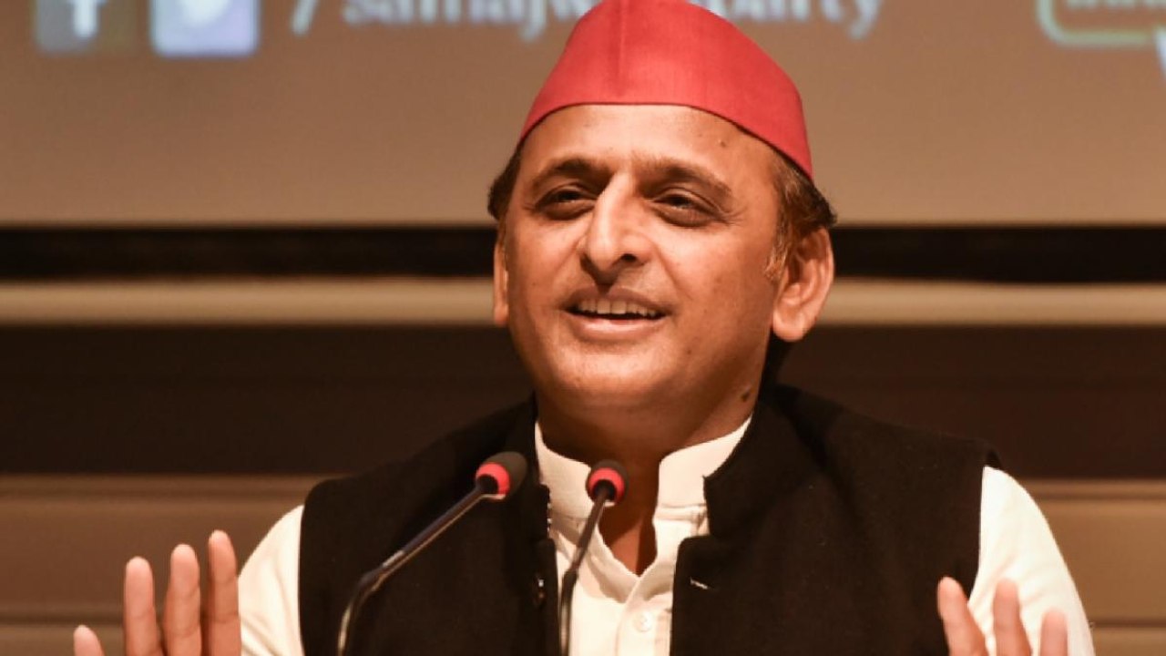 Akhilesh breaks Noida jinx, visits city after 11 years