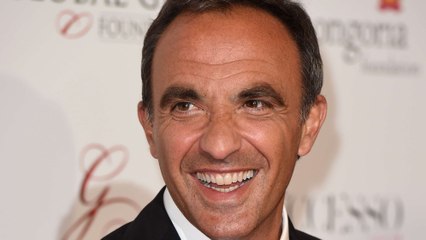 Nikos Aliagas : en vacances, l'animateur ne ressemble plus du tout à ça