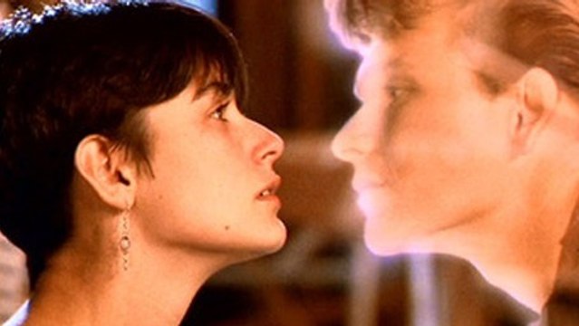 Selon le célèbre médium James Van Praagh, voici 5 signes qui prouvent que vos proches décédés vous rendent visite