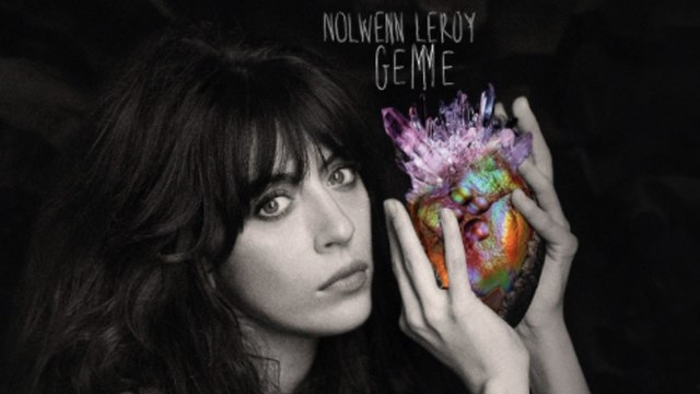 Nolwenn Leroy s'affiche topless sur la pochette de son nouvel album