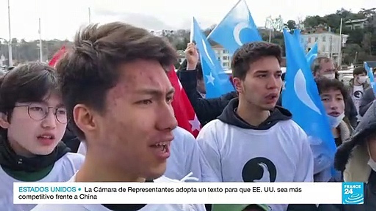 La llama olímpica se enciende en Beijing en medio del boicot diplomático